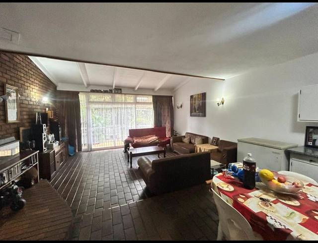 2 BEDROOM DUPLEX FOR SALE IN SPRINGS CENTRAL